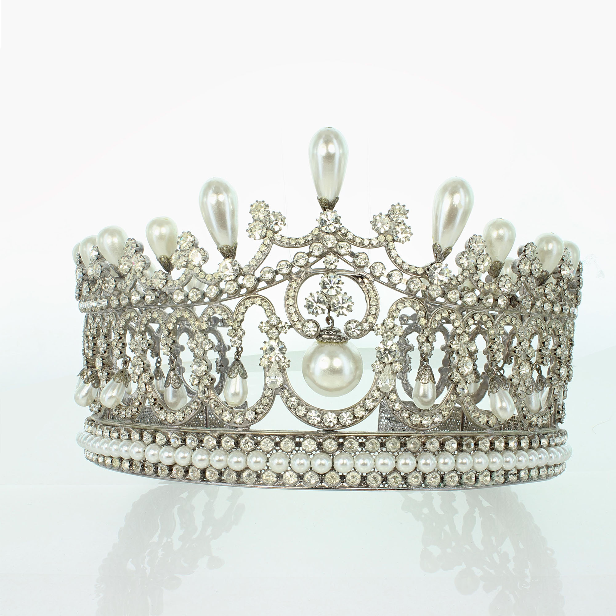 The Daily Diadem: The Russian Pearl Bandeau